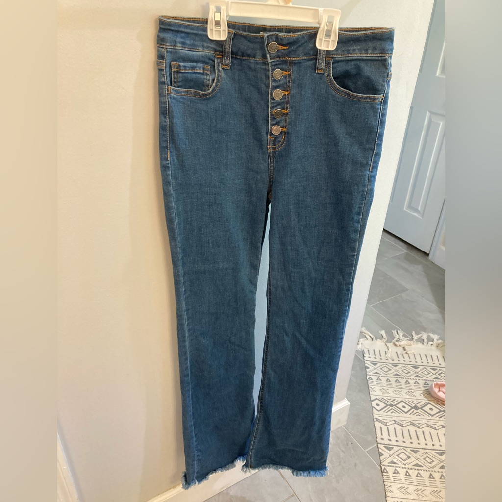 Cello High Rise Button Fly Flare Jeans Raw Hem Size 7